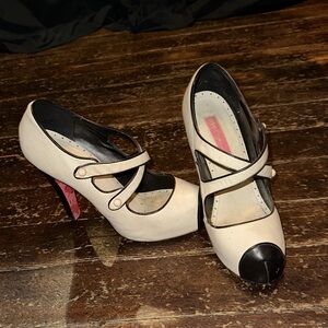 Betsey Johnson 💙beautiful sexy heels hard to find!💙